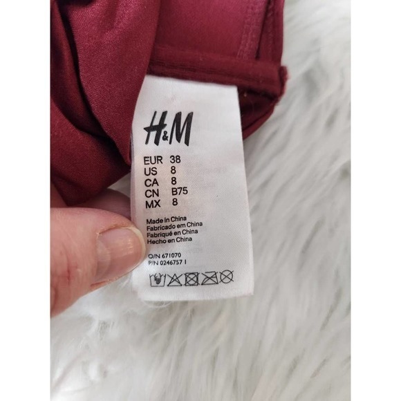 H&M Womens Bikini Swim Top Red Twist Halter‎ Underwired Padded 8 - Picture 3 of 4